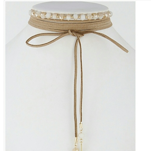 ๐๏ธ Tan Beaded Choker Necklace - Picture 1 of 5